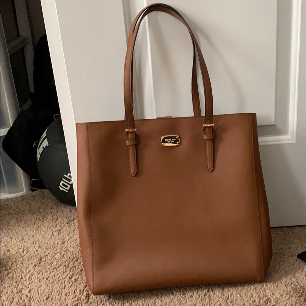 AUTHENTIC Michael Kors Shoulder Bag